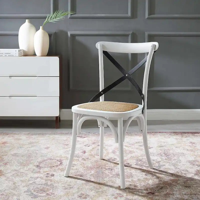 Witte en zwarte eetkamerstoel met kruislings rugleuning, zitting van rotan en frame van iepenhout – Harbor