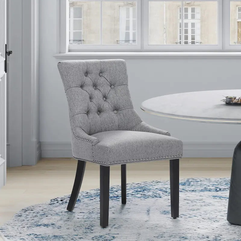 Chaise de salle à manger rembourrée en tissu de lin capitonné, avec clous décoratifs en laiton, beige