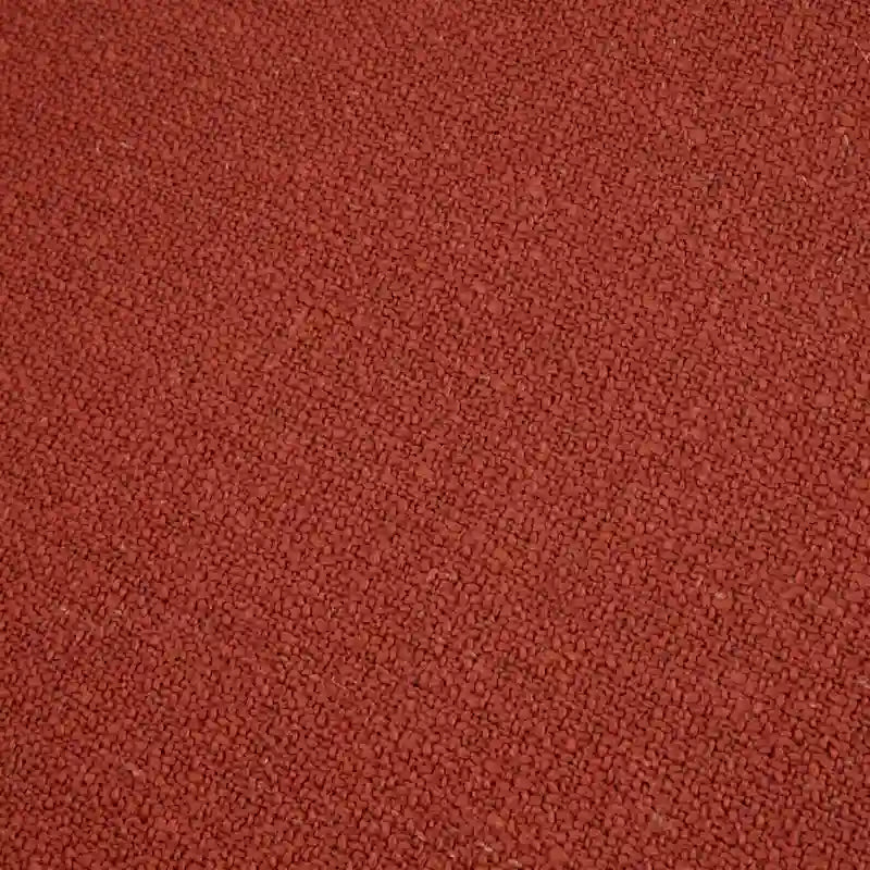 Poltrona decorativa imbottita con bottoni, cuscino removibile e gambe in legno massello