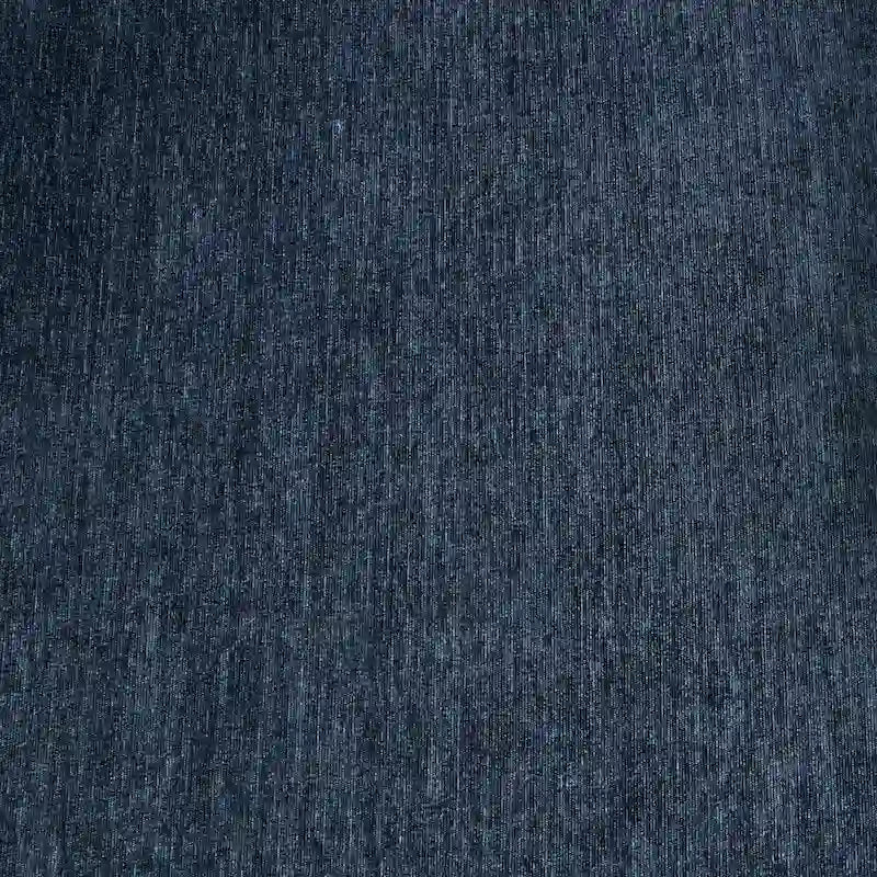 Poltrona decorativa imbottita con bottoni, cuscino removibile e gambe in legno massello