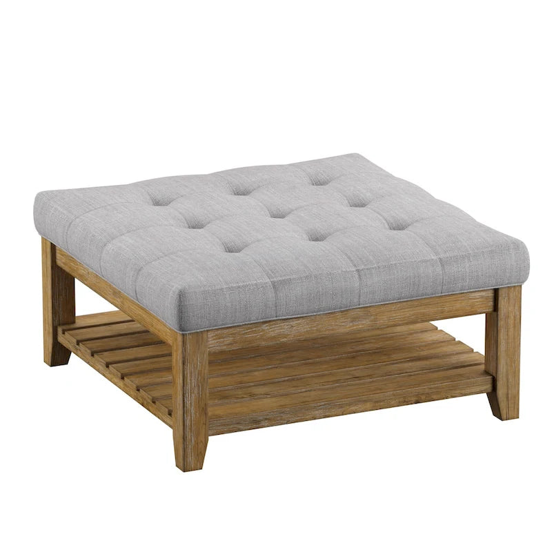 Table basse ottomane carrée capitonnée, avec étagère en planches, pin vieilli et lin