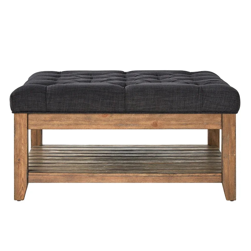Table basse ottomane carrée capitonnée, avec étagère en planches, pin vieilli et lin