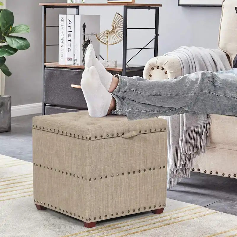 Quadratischer getufteter Stoffhocker mit abnehmbarem Tablettdeckel, blau