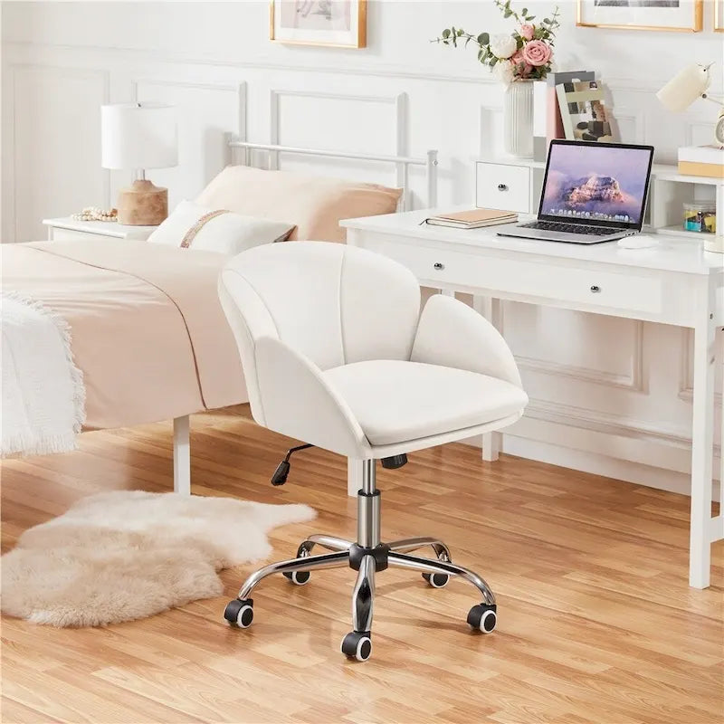 Draaibare accentfauteuil van fluweel met verstelbare hoogte en rugleuning in bloembladstijl
