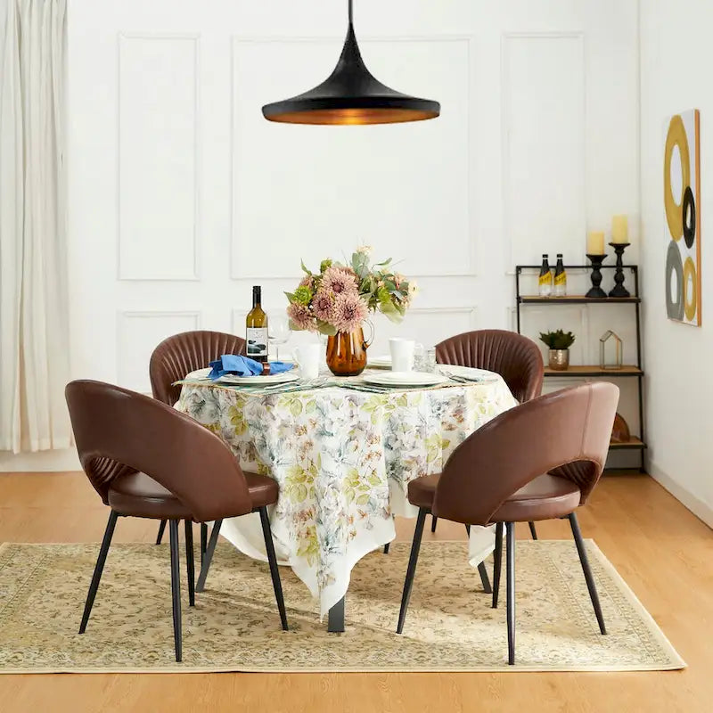 Gesteppter Esszimmerstuhl aus PU-Leder im Mid-Century-Modern-Stil mit schwarzen Metallbeinen