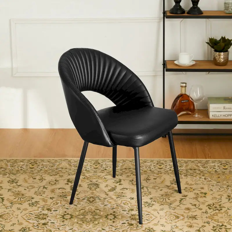 Gesteppter Esszimmerstuhl aus PU-Leder im Mid-Century-Modern-Stil mit schwarzen Metallbeinen